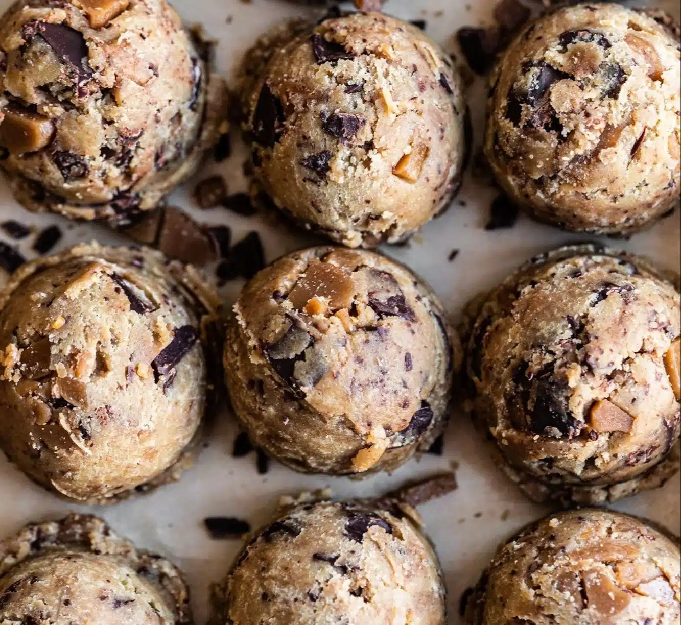 Browned Butter Toffee Chocolate Chip Cookies Recipe | Christmas Toffee Cookies, Bar Christmas Cookies, Cookies with Dark Chocolate Chips