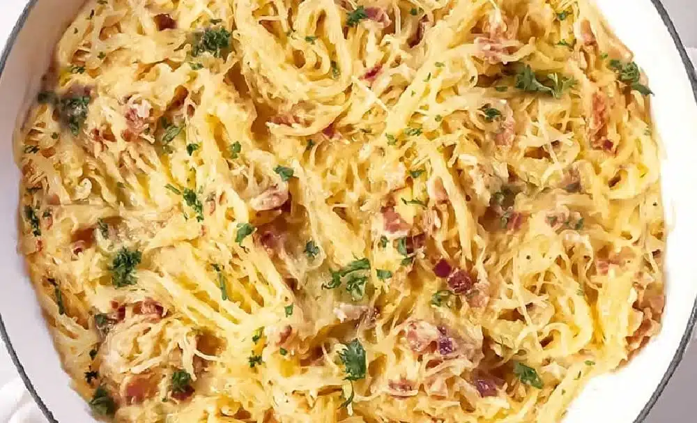Healthy Spaghetti Squash Carbonara Recipe | How to Make Spaghetti Squash Carbonara, Low Carb Spaghetti Squash Carbonara, Healthy Spaghetti Squash Recipes